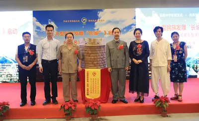 他为人类头发基因文化开辟出了一片新的天地，让世界看中国不再是一句空话！